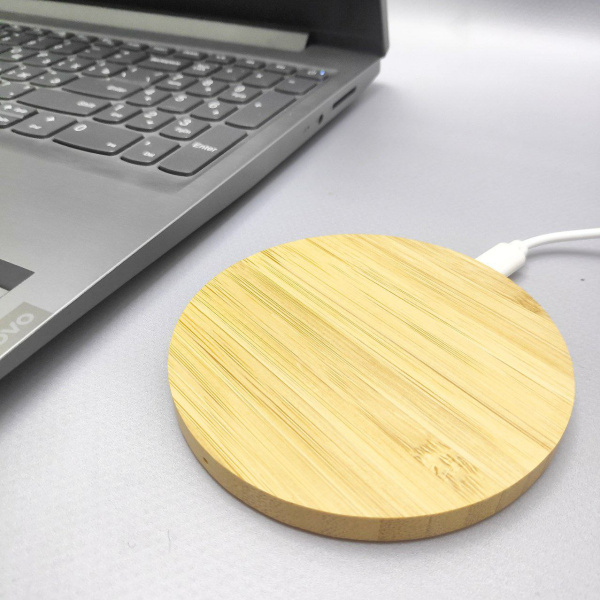 Беспроводное зарядное ЕСО-устройство Wireless Charge 10 W / Натуральное дерево